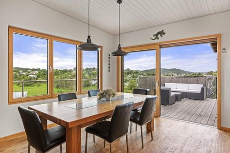 Photo of property in 21 Primrose Street, Raglan, 3225