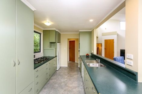 Photo of property in 10 Mcfarlane Street, Oakura, 4314