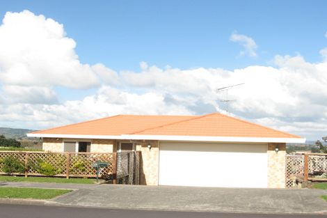 Photo of property in 10 Rathmar Drive, Manurewa, Auckland, 2105