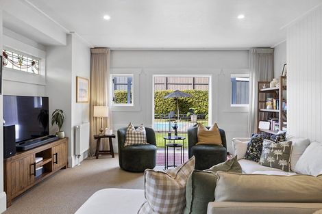 Photo of property in 8 Dorset Avenue, Westown, New Plymouth, 4310