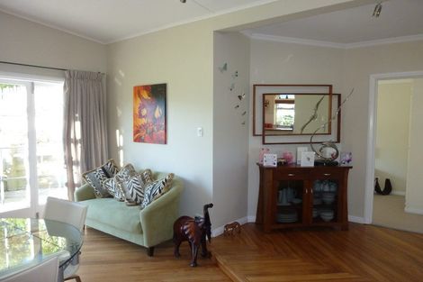 Photo of property in 19 Milton Terrace, Picton, 7220