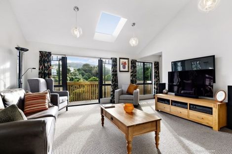 Photo of property in 23 Creswick Terrace, Northland, Wellington, 6012