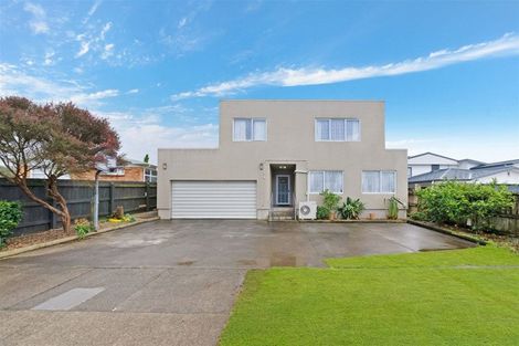 Photo of property in 2/50 Blanes Road, Weymouth, Auckland, 2103