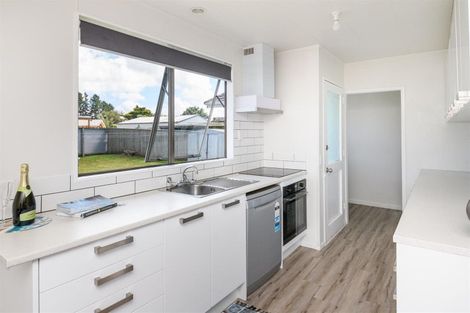 Photo of property in 24 Fergusson Street, Marton, 4710