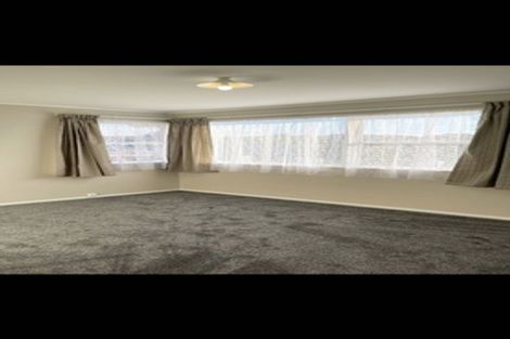 Photo of property in 90 Windrush Close, Mangere, Auckland, 2022