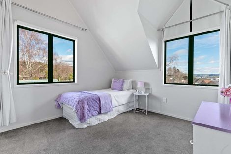 Photo of property in 2 Waitawa Place, Lynmore, Rotorua, 3010