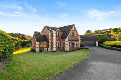 Photo of property in 16 Michael Bosher Way, Flat Bush, Auckland, 2019