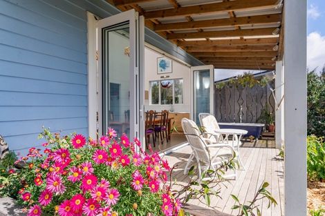 Photo of property in 8 Daphne Place, Mangawhai, 0505