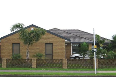 Photo of property in 23 Sturges Road, Henderson, Auckland, 0612