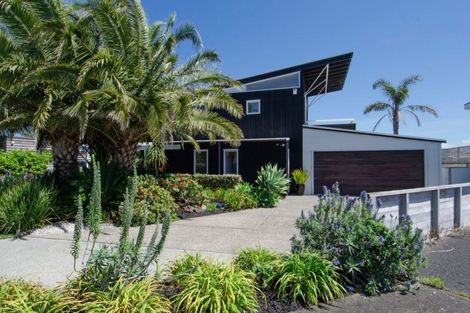 Photo of property in 17 Taumata Road, Omaha, Warkworth, 0986