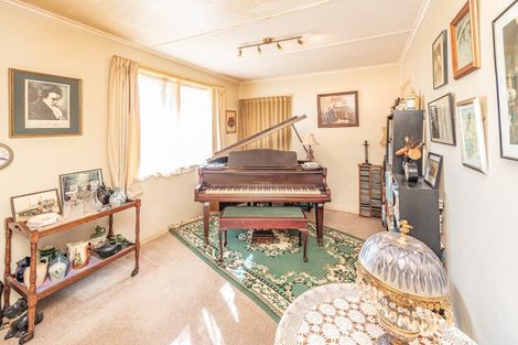 Photo of property in 23 Gloag Street, Waverley, 4510