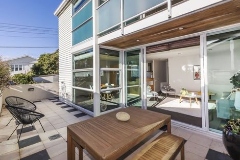 Photo of property in 32 Mantell Street, Seatoun, Wellington, 6022