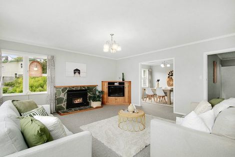 Photo of property in 114 Redwood Avenue, Tawa, Wellington, 5028