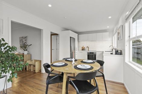 Photo of property in 16 English Street, St Andrews, Hamilton, 3200