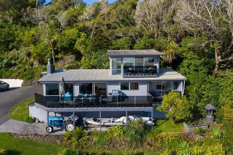 Photo of property in 79 De Luen Avenue, Tindalls Beach, Whangaparaoa, 0930