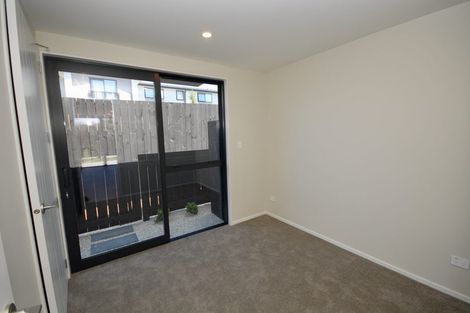 Photo of property in 3/139 Tirimoana Road, Te Atatu South, Auckland, 0602