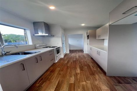 Photo of property in 5 John F Kennedy Place, Glen Eden, Auckland, 0602