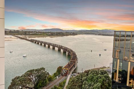 Photo of property in 15/72a Devonport Road, Tauranga, 3110