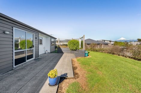 Photo of property in 28a Jules Crescent, Bell Block, New Plymouth, 4312