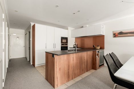 Photo of property in 111/136 Marine Parade, Mount Maunganui, 3116
