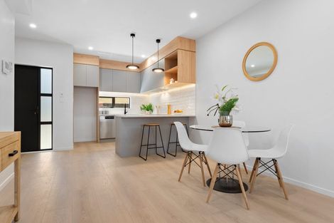 Photo of property in 729 Massey Road, Mangere, Auckland, 2022