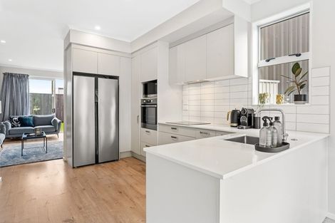 Photo of property in 73 Glidepath Road, Hobsonville, Auckland, 0616