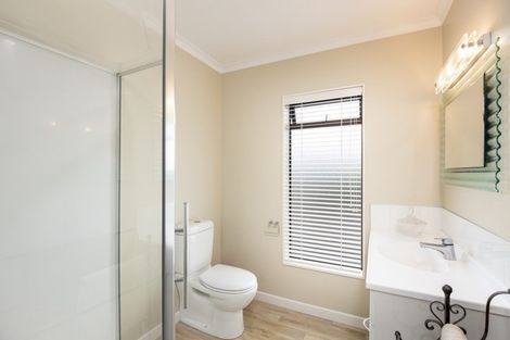 Photo of property in 10c Kinross Drive, Merrilands, New Plymouth, 4312