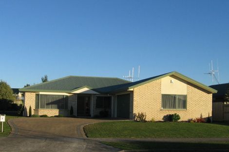 Photo of property in 3 Magellan Rise, Flagstaff, Hamilton, 3210