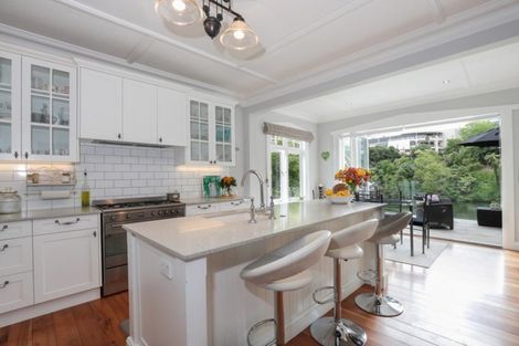 Photo of property in 27 Opoia Road, Hamilton East, Hamilton, 3216