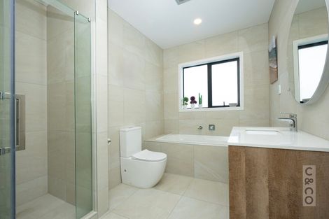 Photo of property in 15 Vogwill Road, Kumeu, 0810