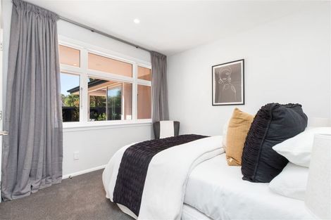 Photo of property in 112 Hamilton Avenue, Ilam, Christchurch, 8041