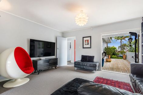 Photo of property in 18 Taioma Crescent, Te Atatu Peninsula, Auckland, 0610