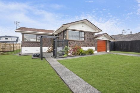 Photo of property in 34 Hadley Wood Drive, Wattle Downs, Auckland, 2103