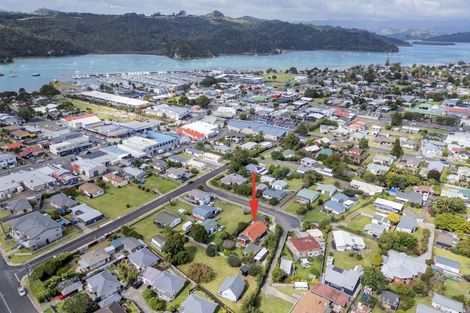 Photo of property in 8 Simpson Place, Whitianga, 3510