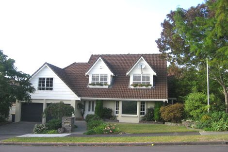 Photo of property in 19 Ravenstone Place, Chatswood, Auckland, 0626