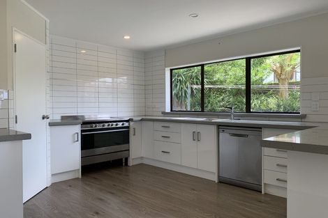 Photo of property in 20 Tatyana Place, Massey, Auckland, 0614