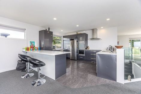 Photo of property in 18 Zita Avenue, Matakatia, Whangaparaoa, 0930