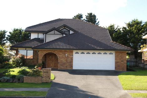Photo of property in 16 Putter Place, Golflands, Auckland, 2013