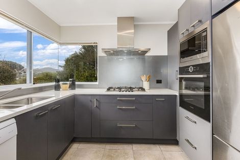 Photo of property in 21 Saunders Close, Whitby, Porirua, 5024