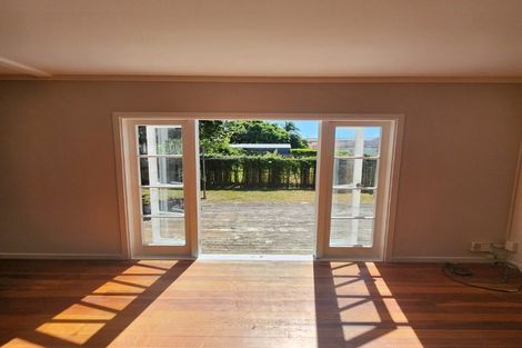 Photo of property in 44 Edmonton Road, Henderson, Auckland, 0612