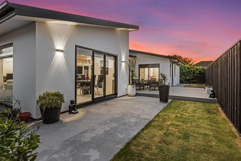 Photo of property in 3 Freeville Place, New Brighton, Christchurch, 8083