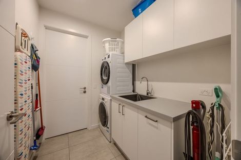 Photo of property in 63 Minaret Ridge, Wanaka, 9305