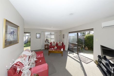Photo of property in 2/62 Steadman Road, Broomfield, Christchurch, 8042