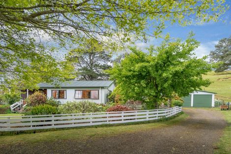 Photo of property in 237 Awa Road, Kumeu, 0891