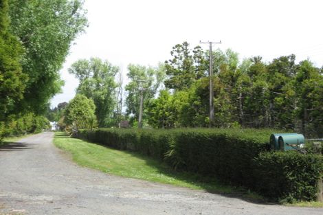 Photo of property in 146 Boord Crescent, Kumeu, 0891