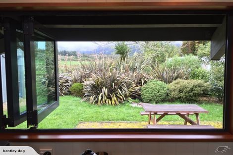 Photo of property in 103 Cashmere Bay Road, Moana, 7875