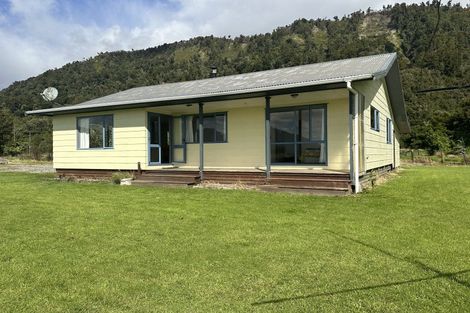 Photo of property in 4248 Harihari Highway, Harihari, 7884