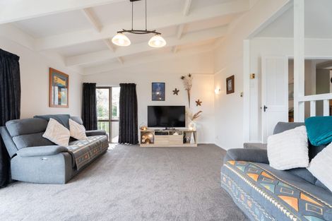 Photo of property in 27 Inlet View, Titahi Bay, Porirua, 5022