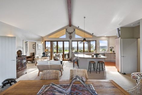 Photo of property in 70 Kakariki Road, Marton, 4787