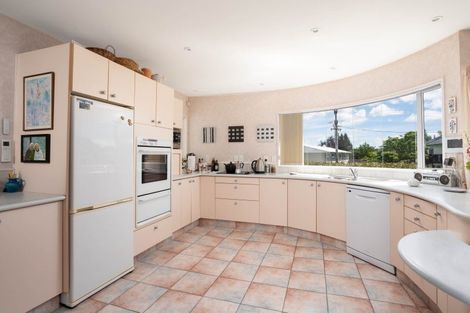 Photo of property in 25 Hawai Street, Two Mile Bay, Taupo, 3330
